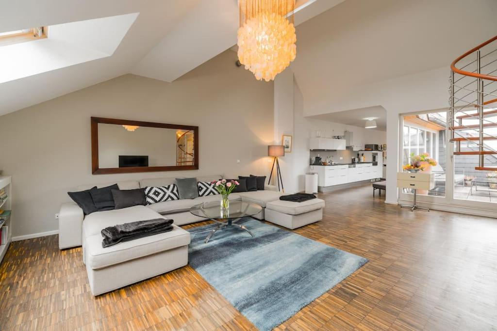 Ruhige Dachwohnung Mit Terrasse Berlin Mitte - Spacious Modern Rooftop Loft In Berlin Mitte Eksteriør bilde
